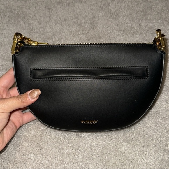 Pre-loved Mint Burberry Olympia Mini Shoulder Bag!
$899 100% authentic - Picture 3 of 9
